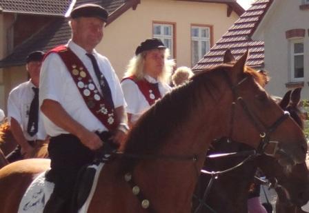 Bilder vom Festumzug aus Anlass des Jubilums 150 Jahre organisierter Sport in der Bernsteinstadt  Ribnitz-Damgarten am 24. August 2013 . Foto: Eckart Kreitlow