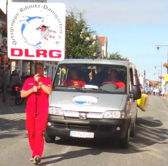 Bilder vom Festumzug aus Anlass des Jubilums 150 Jahre organisierter Sport in der Bernsteinstadt  Ribnitz-Damgarten am 24. August 2013 . Foto: Eckart Kreitlow