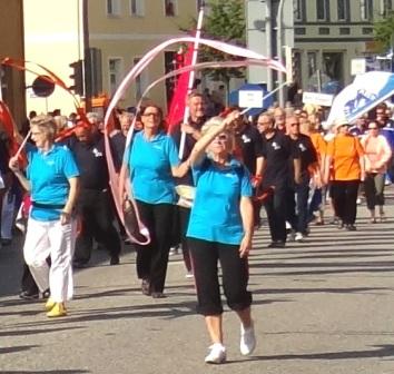 Bilder vom Festumzug aus Anlass des Jubilums 150 Jahre organisierter Sport in der Bernsteinstadt  Ribnitz-Damgarten am 24. August 2013 . Foto: Eckart Kreitlow