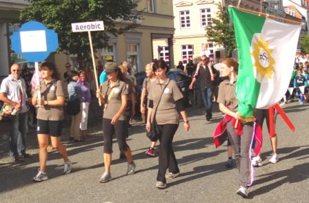 Bilder vom Festumzug aus Anlass des Jubilums 150 Jahre organisierter Sport in der Bernsteinstadt  Ribnitz-Damgarten am 24. August 2013 . Foto: Eckart Kreitlow