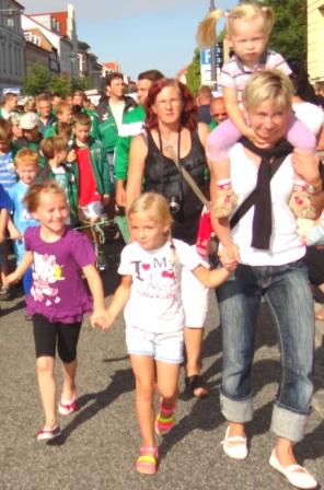 Bilder vom Festumzug aus Anlass des Jubilums 150 Jahre organisierter Sport in der Bernsteinstadt  Ribnitz-Damgarten am 24. August 2013 . Foto: Eckart Kreitlow