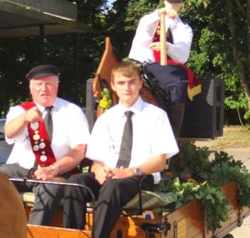 Bilder vom Festumzug aus Anlass des Jubilums 150 Jahre organisierter Sport in der Bernsteinstadt  Ribnitz-Damgarten am 24. August 2013 . Foto: Eckart Kreitlow