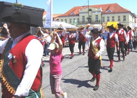 Bilder vom 9. Bernsteinfest in Ribnitz-Damgarten am 8.Juni 2013. Foto: Eckart Kreitlow