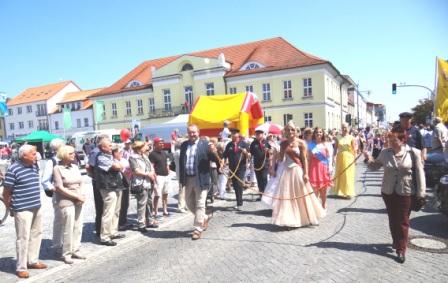 Bilder vom 9. Bernsteinfest in Ribnitz-Damgarten am 8.Juni 2013. Foto: Eckart Kreitlow