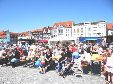 Bilder vom 9. Bernsteinfest in Ribnitz-Damgarten am 8.Juni 2013. Foto: Eckart Kreitlow