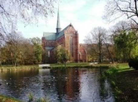 Anblick des Doberaner Mnsters in Mecklenburg-Vorpommern von der Sdseite. Foto: Eckart Kreitlow